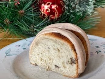 Banana Bundt Cake with Cinnamon Cream Cheese Frosting