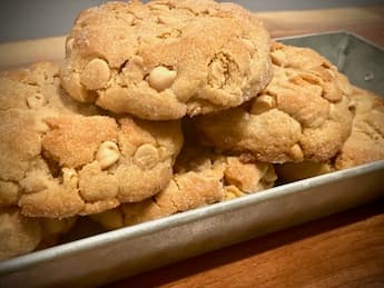 Giant Peanut Butter Chip Cookie